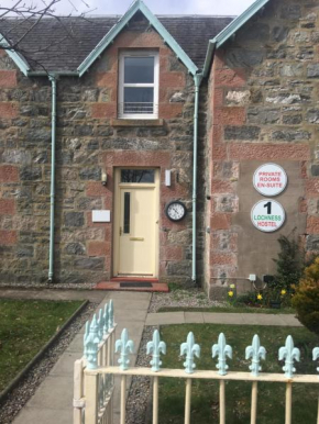 1 Lochness Rooms&Hostel